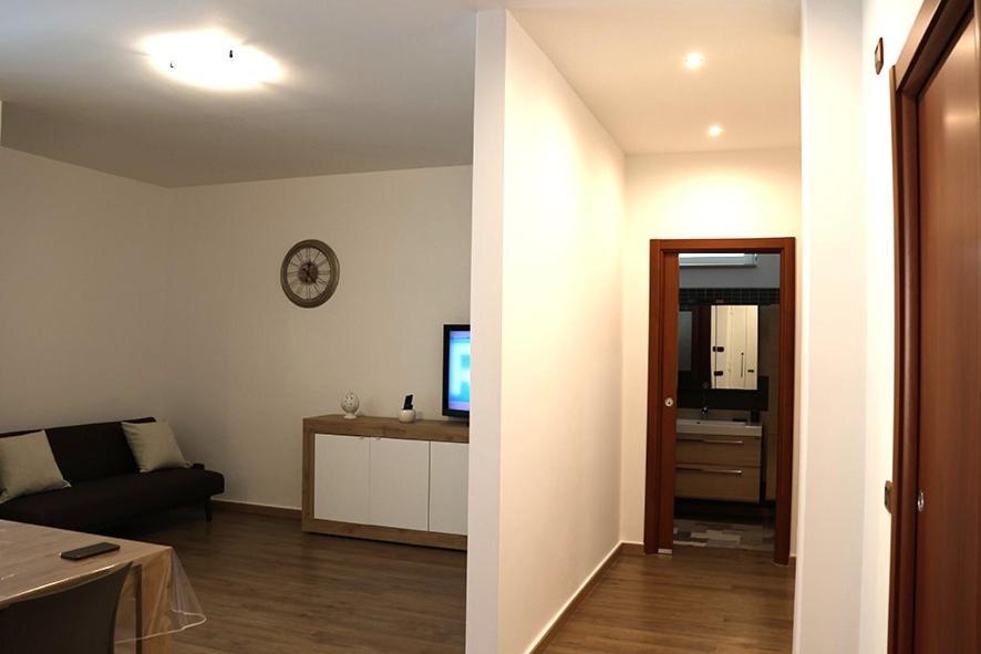 Alex'S House Apartment Bari Bagian luar foto